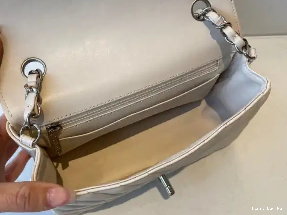 Firstbag Ru CHANEL 20CM BAG LAMBSKIN FLAP 0605